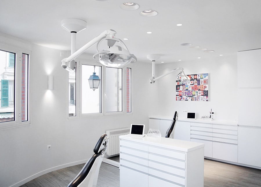 Un médecin isolé : Le docteur Michel Procureur condamné pour avoir forgé 89 faux certificats vaccinaux