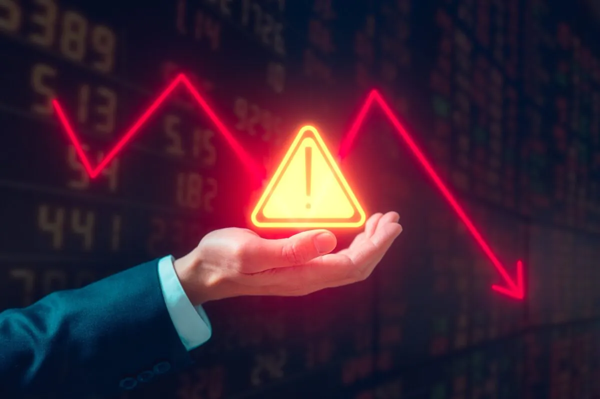 LA CRISE ÉCONOMIQUE FRANÇAISE : UNE DÉSINFORMATION QUI NOUS ENGLOUTE