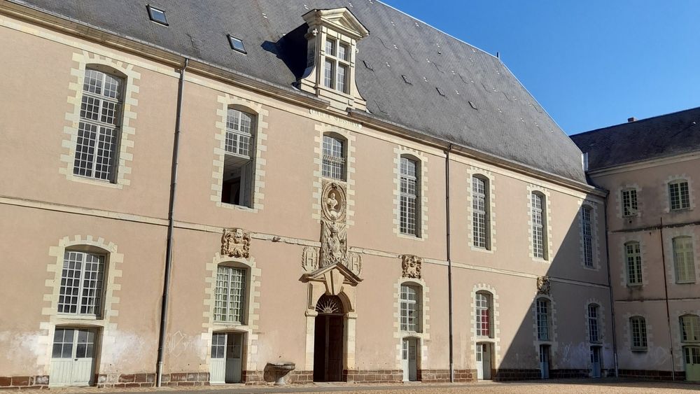 Le Prytanée Militaire de La Flèche en Danger : L’Érosion des Libertés Religieuses